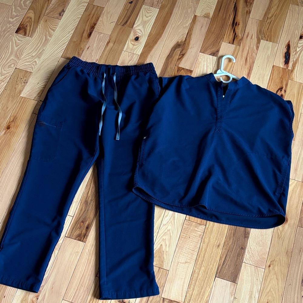 Figs navy set